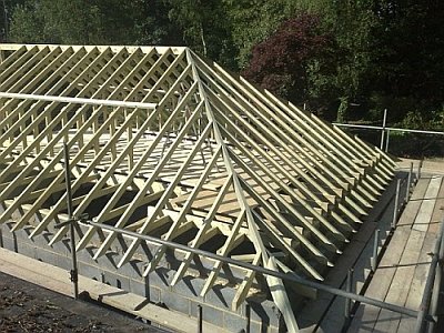 висячая стропильная система вальмовой четырехскатной крыши