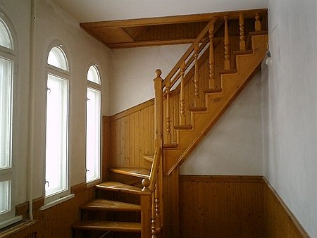 деревянная лестница на мансарду