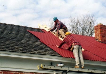 Как правильно покрыть крышу ондулином