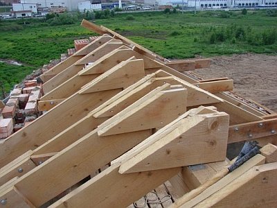 Как укрепить стропила крыши