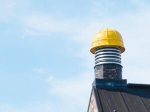 Как обеспечить долговечность кровли в условиях агрессивной городской среды: практические решения и реальные результаты