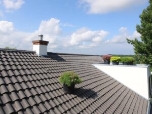 Кровля для дома с террасой на крыше: как совместить защиту, комфорт и стиль сверху