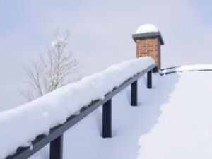Снегозадержатели на крыше: нужны ли они на самом деле?