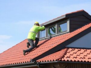 Монтаж кровельных систем с учётом климатических условий региона: как выбрать материал и схему монтажа, чтобы крыша служила десятилетиями