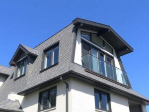 Кровля для дома с мансардой и балконом: как выбрать прочный и красивый вариант под ваш климат и бюджет