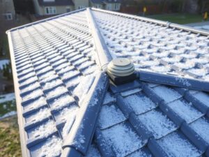 Кровля с системой антиобледенения: как выбрать элементы и сделать монтаж с умом