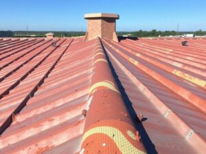 Кровельные покрытия с высокой стойкостью к коррозии: как выбрать надежную защиту крыши на долгие годы