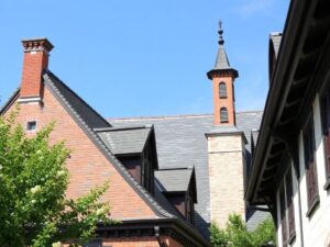 Кровля для зданий с исторической архитектурой: сохранение стиля