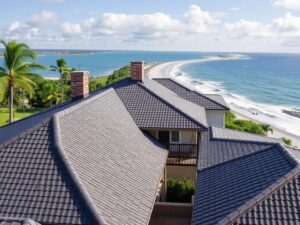 Кровельные решения для домов в прибрежной зоне: как подобрать крышу, что выдержит ветер, соль и штормы