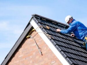 Как отремонтировать повреждённый участок кровли: практическое руководство для смелых и аккуратных