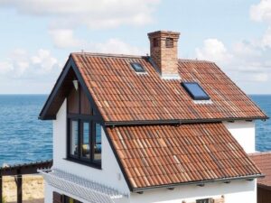Кровля для дома у моря: особенности выбора материалов