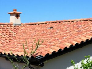 Кровля в средиземноморском стиле: керамическая черепица и её аналоги