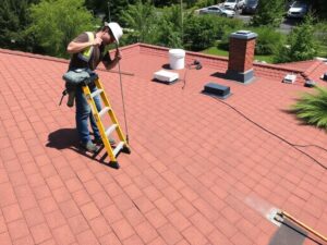 Монтаж кровельных элементов безопасности: лестницы, мостики