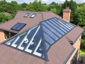 Кровельные решения для домов с панорамным остеклением: как построить крышу, которая любит свет и не подводит под дождь