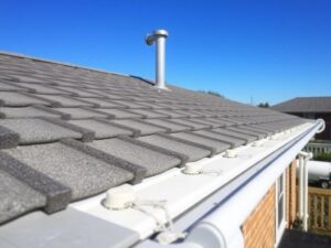 Тепло на краю: как кровля с системой подогрева водостоков спасает зиму