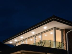 Кровля с интегрированной системой освещения: как превратить крышу в световую архитектуру